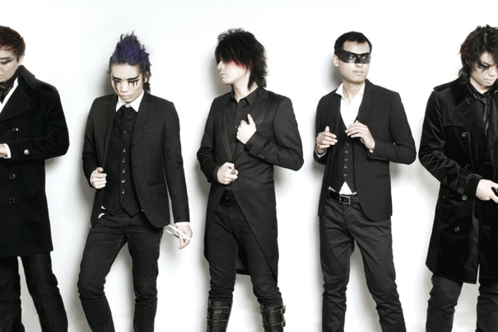 Upclose - Velvette Vendetta