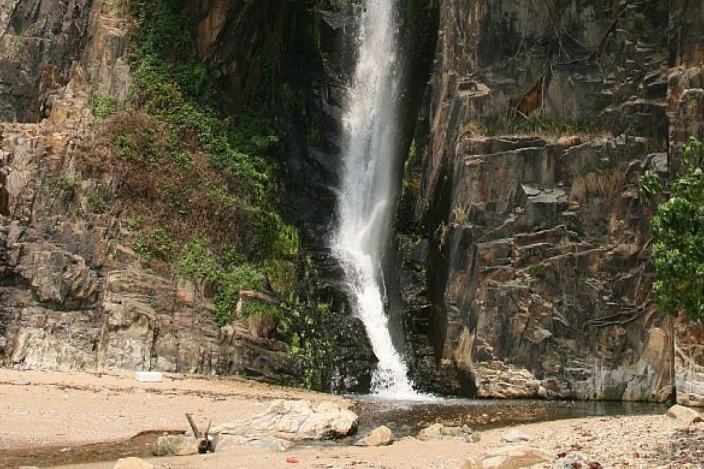 Lazy Hikes: Waterfall Bay Park