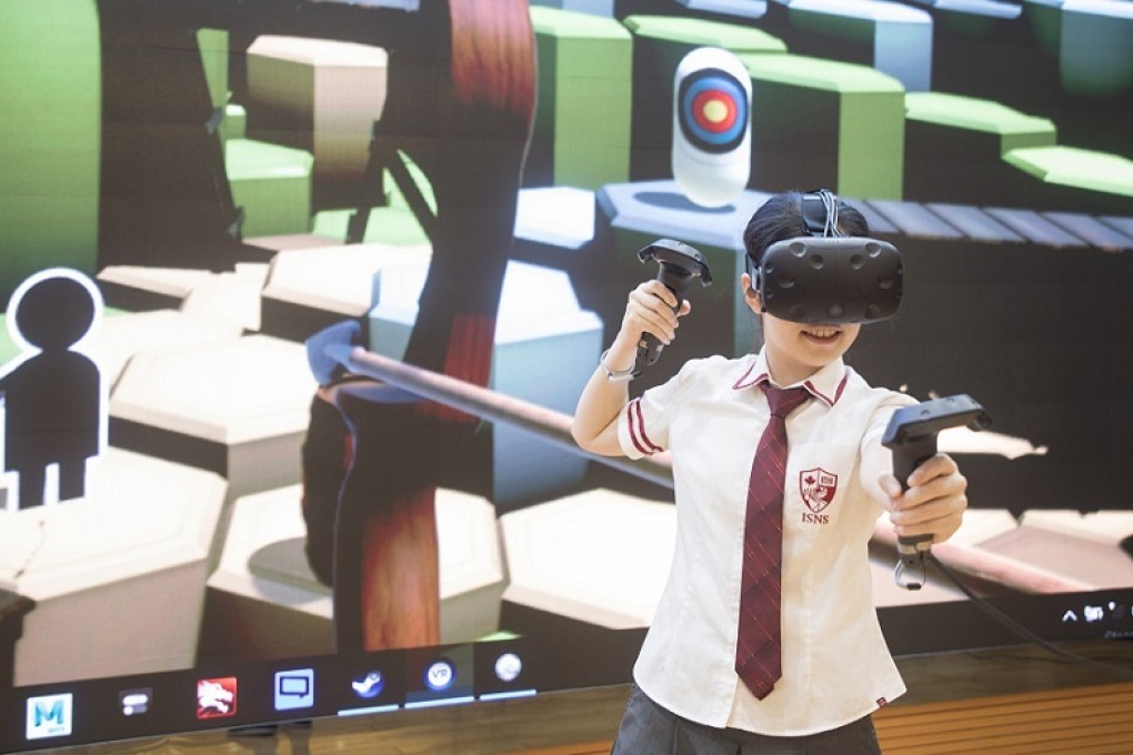 ISNS students embrace learning in a world of virtual reality