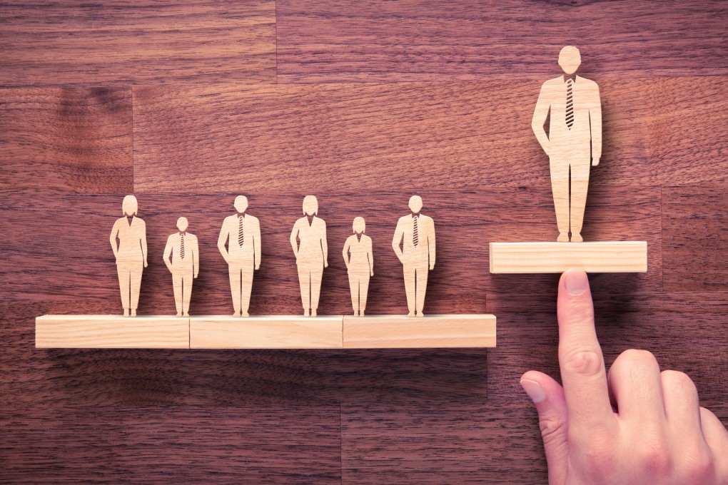 Push and Pull in Relational Professional Networks