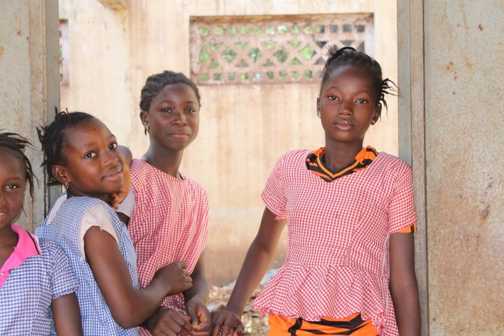 Classmates in the mining town of Kankan. BDG is supporting their school.