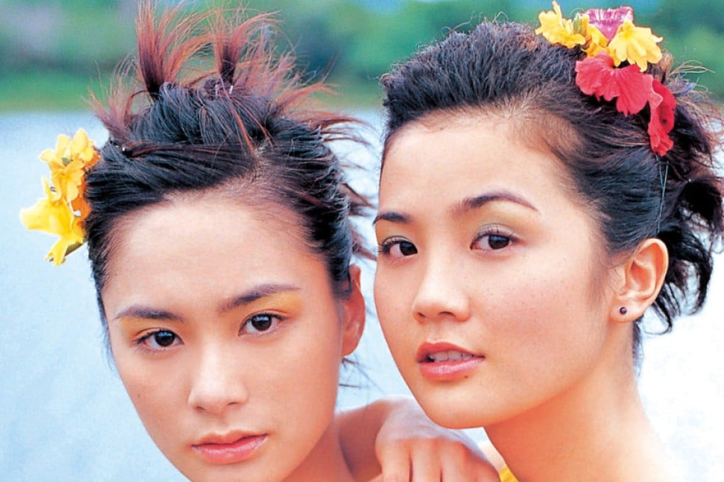 Twins singers Charlene Choi Cheuk-yin (right) and Gillian Chung Yan-tung (left) in the early years of their career.
