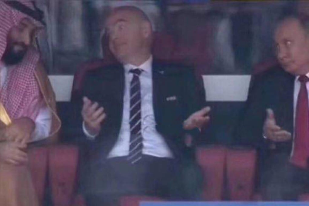 Translated caption: “Aw~ we scored again.” (Picture: Weibo/Sina Sports)