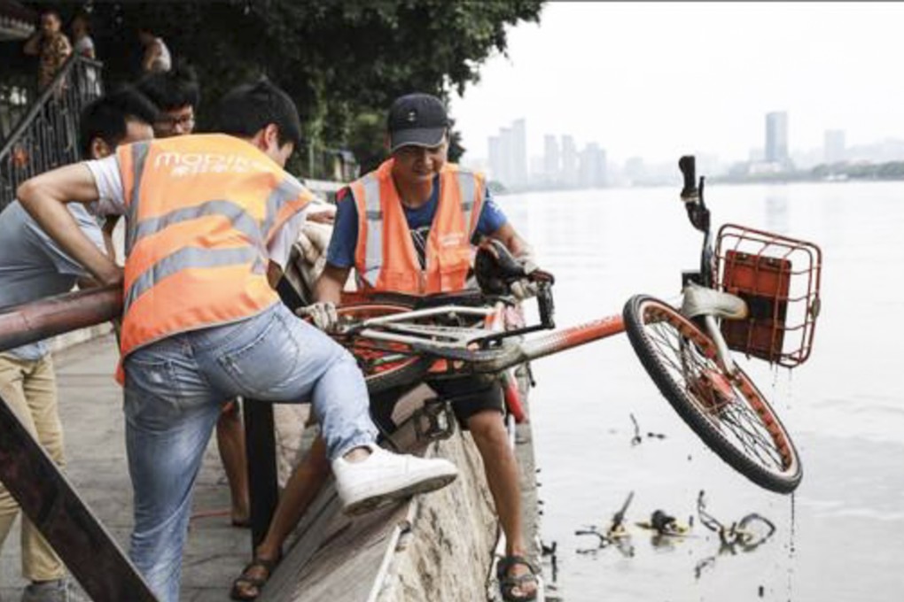 Two bike-sharing companies in southern China have recovered more than 3,000 bicycles from rivers during clean-up operations. (Picture: ThePaper.cn)