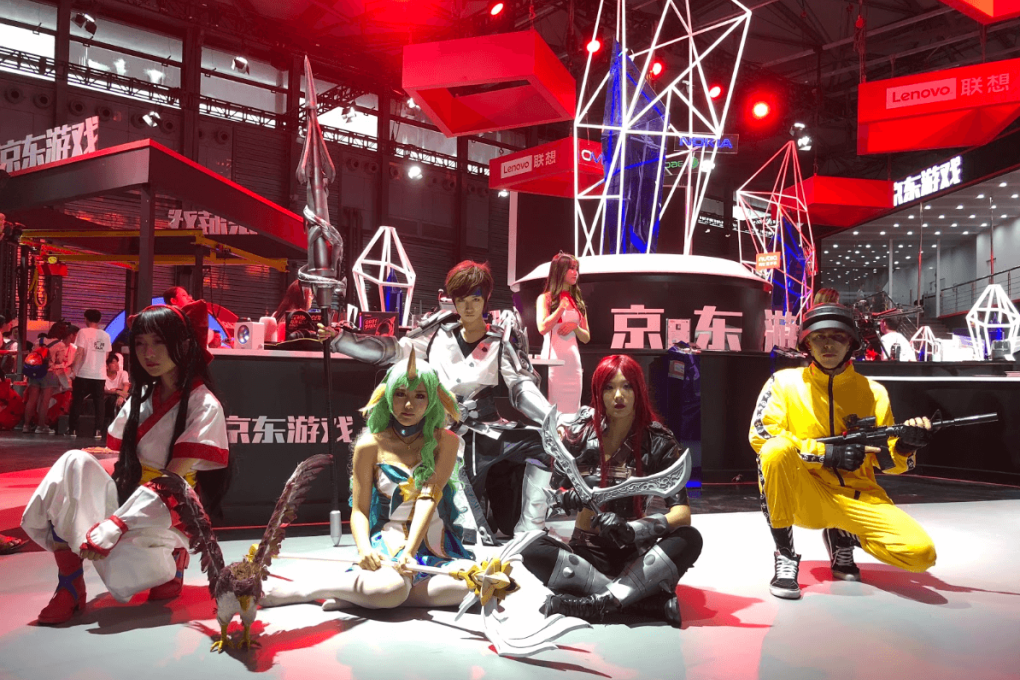 Cosplayers dress in all the colors imaginable at ChinaJoy.