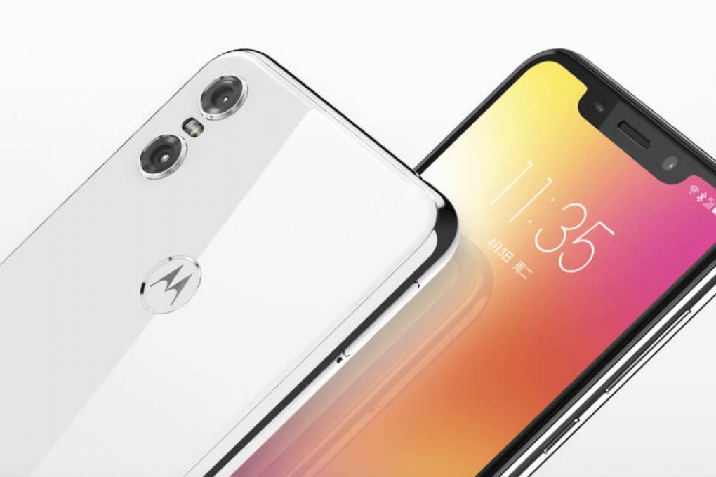 The Motorola P30 Play comes with an iPhone X-style notch and a dual-camera on the back. (Picture: Motorola)