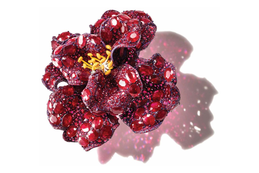 The Peony Brooch received an“Outstanding Object Award” at Masterpiece London 2018.