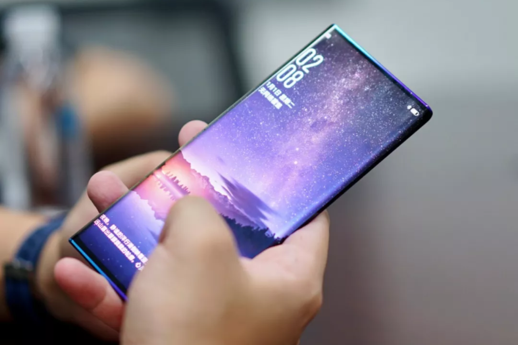 Slightly curved screens aren’t enough for this Chinese phone maker