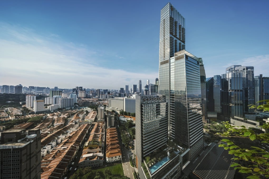 Wallich Residence sits at the pinnacle of Guoco Tower, an ambitious vertical city that will be the focal point of the Tanjong Pagar precinct. An integrated development, Guoco Tower houses Grade A offices, luxury residences, a 5-star business hotel, an extensive variety of retail and F&B options, and a lush urban park.