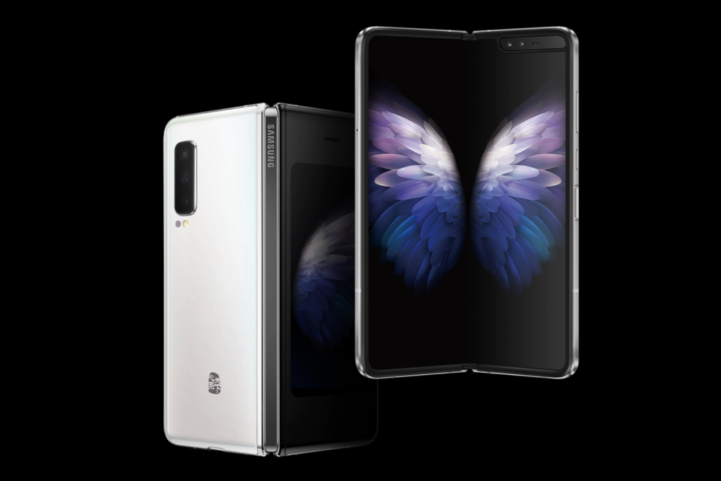Just like the Samsung Galaxy Fold, the W20 5G comes with a foldable screen inside and a smaller second screen on the front. (Picture: Samsung)