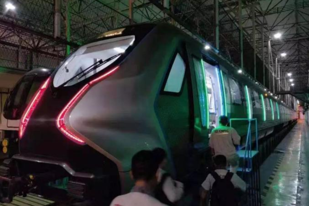 The train has been running closed trial runs on the Line 8 track of the Guangzhou Metro. (Picture: Guangzhouzengchengfabu/WeChat)