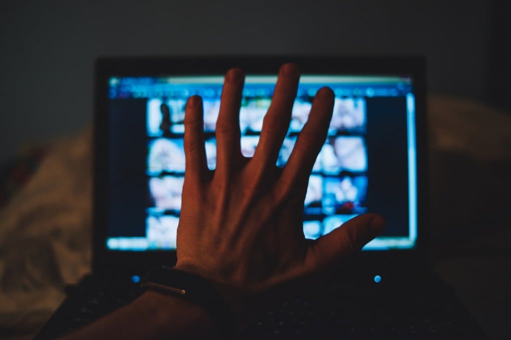 Porn platform poses as a snack delivery app on iOS