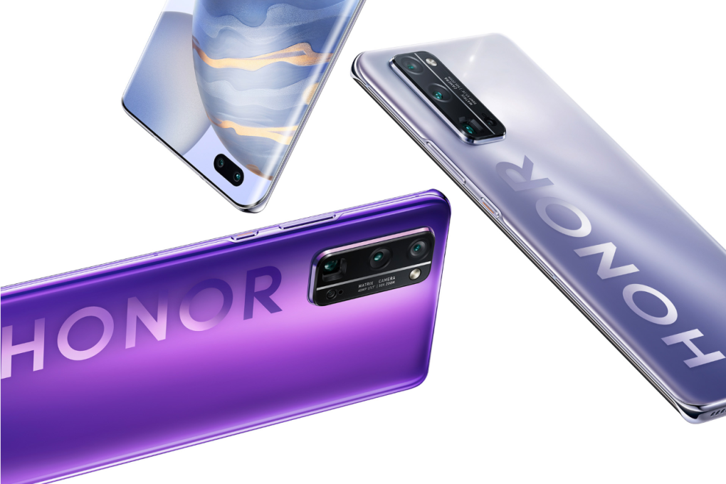 Honor’s new line of phones include a massive logo on the back. (Picture: Honor)