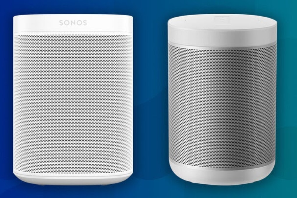 The Sonos One (left) and Xiaomi’s latest smart speaker (right) both have a similar wraparound metal plate. (Picture: Sonos/Xiaomi)