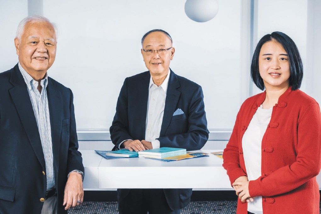 (From left) Professor Roger KING, Senior Advisor and Founding Director of the Thompson Center for Business Case Studies; Prof Michael CHEN Shih-Ta, Advisor for the Center; and Professor Winnie Qian PENG, Director of the Center