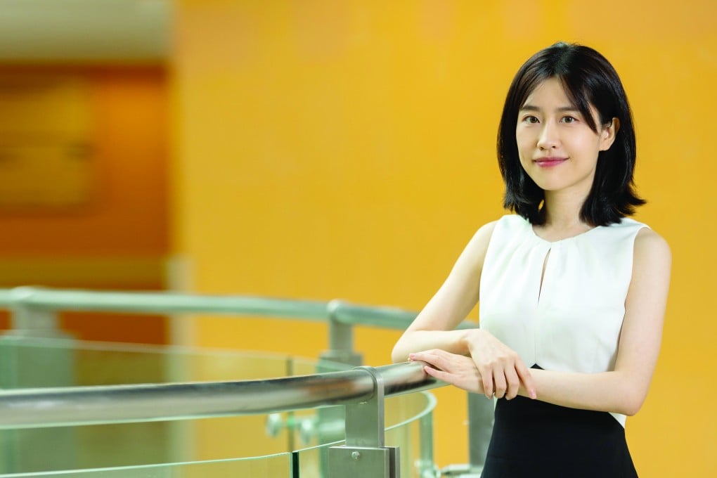 Li's research applies computational models to understand how the human brain represents and computes information during language comprehension.