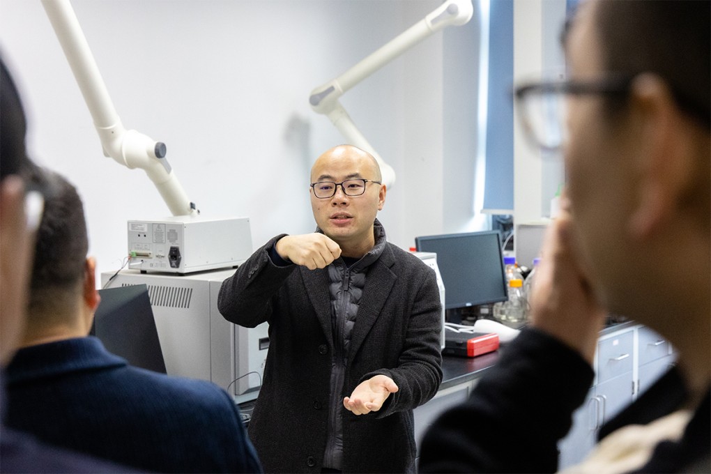 Professor Fang Yapeng's team member introduced technology transformation support to research enhancement