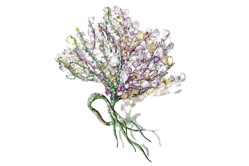 2023 Black Label Masterpiece II Pamir Brooch is a stunning rendition of the beauty and serenity of nature inspired by the glacier landscapes of the Pamir region.