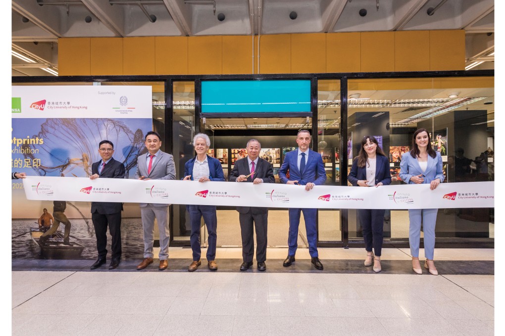 The distinguished guests, including (from left) Prof Alfred Ho, Prof LI Wen-jung, Mr Federico Rampini, President Freddy Boey, Mr Carmelo Ficarra, Ms Alice Fratarcangeli and Ms Antonietta Cornacchia, inaugurated the photo exhibition “Marco Polo and His Footprints”.