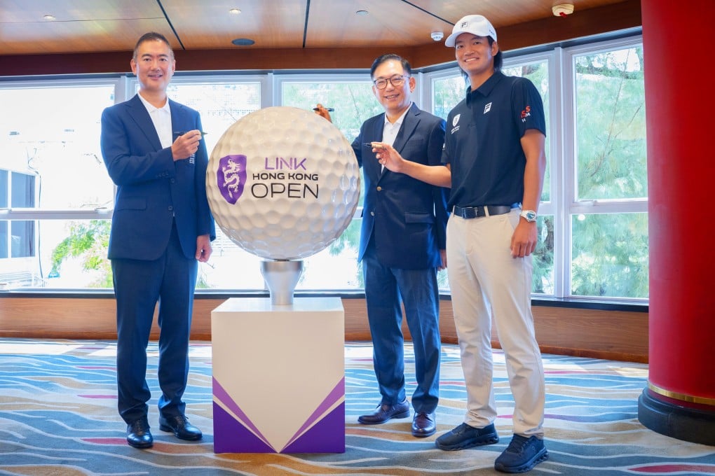 Link Hong Kong Open 2025 brings together the world’s top players and passionate fans. George Hongchoy (centre), Chief Executive Officer of Link Asset Management Limited, signed a golf ball as a memento with Hong Kong golfer Taichi Kho (right) and Hong Kong Golf Club Captain Andy Kwok.