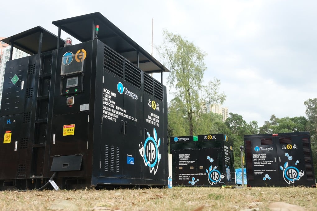 Towngas and its partners co-developed this integrated hydrogen power generator, which produces only water vapour during electricity generation. The unit successfully powered the golf competition in Fanling during the 15th National Games, and can be deployed at construction sites as a low-emission alternative to diesel generators.