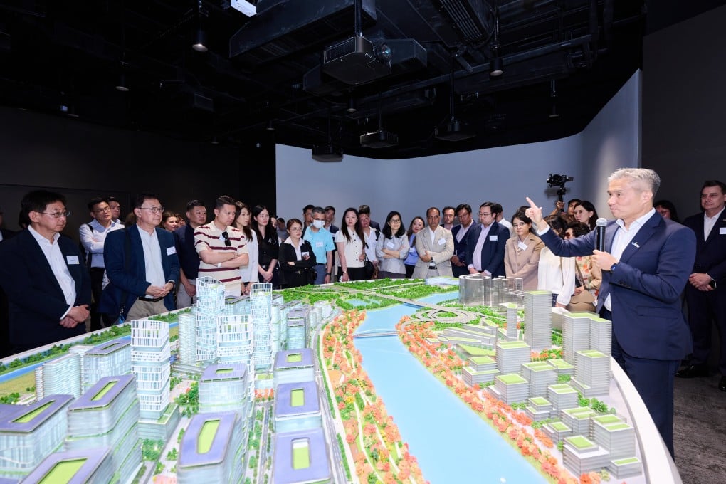 The Hong Kong-ASEAN Foundation, together with the Northern Metropolis Co-ordination Office, organised a visit for a delegation of nearly 70 ASEAN and international representatives in Hong Kong.