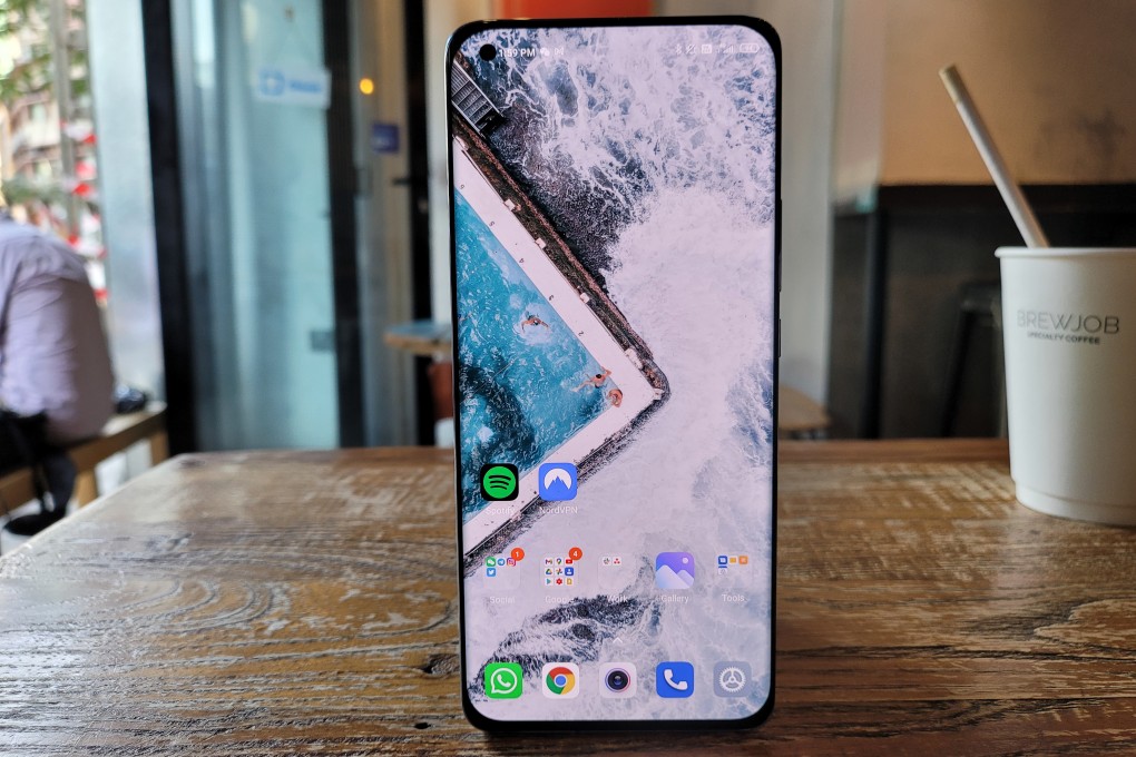 The Xiaomi Mi 11 has a 6.8-inch Quad HD (3200 x 1440) display that refreshes at 120Hz. Photo: Ben Sin