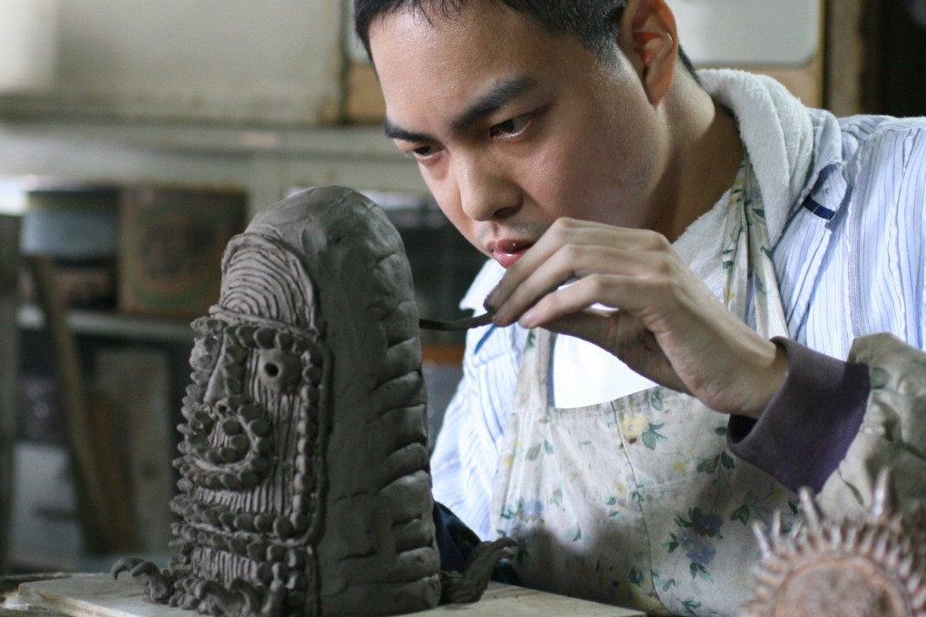 Japanese sculptor Shinichi Sawada working in his studio. Photo: Courtesy of the artist, Venus Over Manhattan, New York, and Jennifer Lauren Gallery, Manchester.