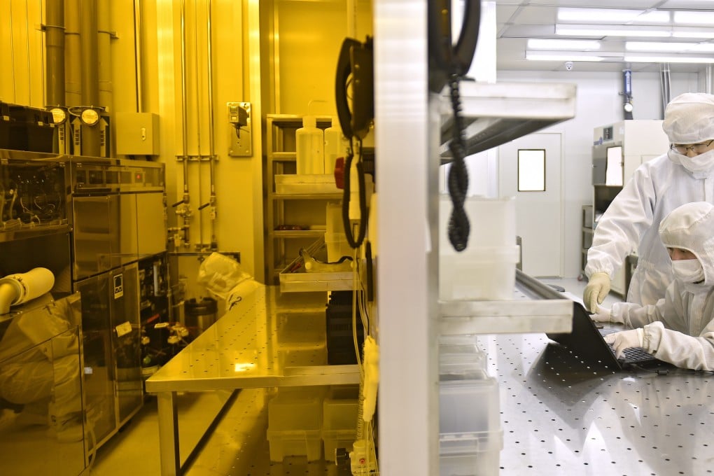 Engineers work at Xinguan Technology, a semiconductor high-tech enterprise in Dalian on April 1, 2019. Photo: Xinhua