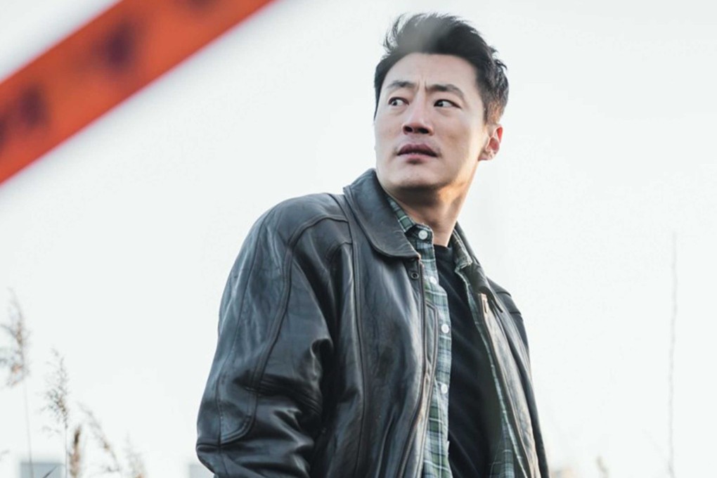 Lee Hee-joon in a scene from Mouse. In the Korean drama series, Lee plays an alcoholic and volatile detective, who witnessed his family being murdered as a child.