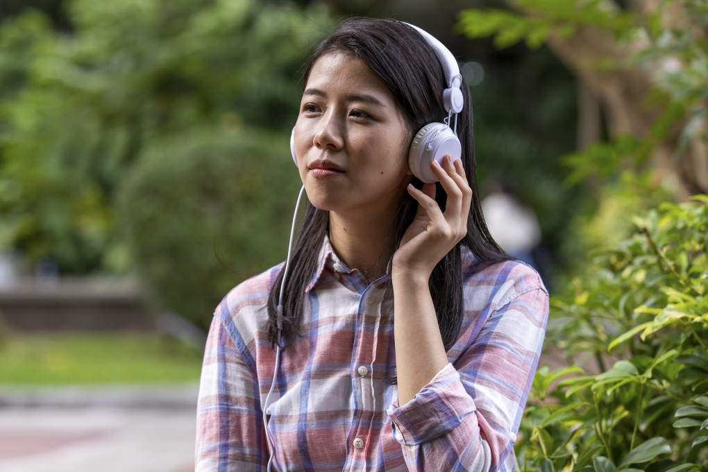 More people around the world are embracing audio entertainment, with podcasts and audiobooks leading the way. Photo: Getty Images