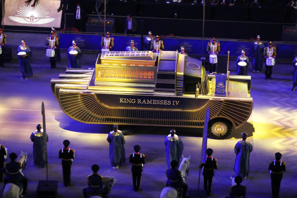 A vehicle transfers an Egyptian mummy on April 3, 2021. Photo: Xinhua