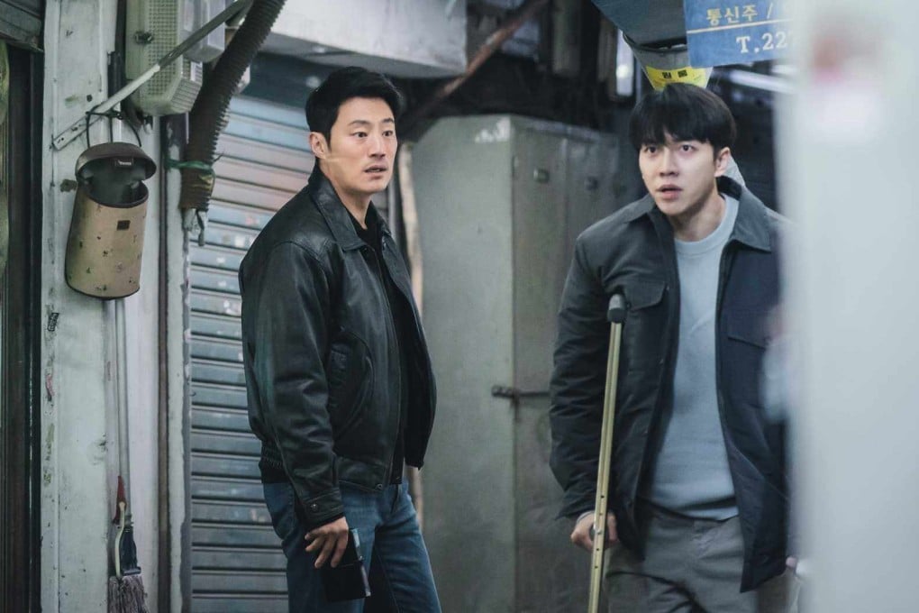 Lee Hee-joon (left) and Lee Seung-gi in a scene from bizarre serial killer K-drama Mouse.