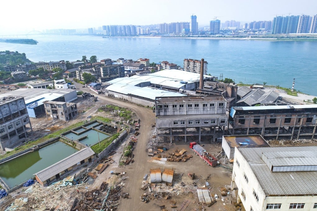 A chemical plant on the Yangtze River in Hubei is dismantled in 2018 as part of efforts to curb pollution. Environment inspectors say they will “get tough” on officials who fail to act. Photo: Xinhua