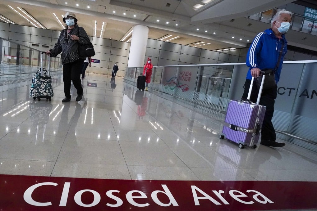 The first Hong Kong residents cross over from Macau during last November’s launch of the Return2HK scheme. Photo: Felix Wong