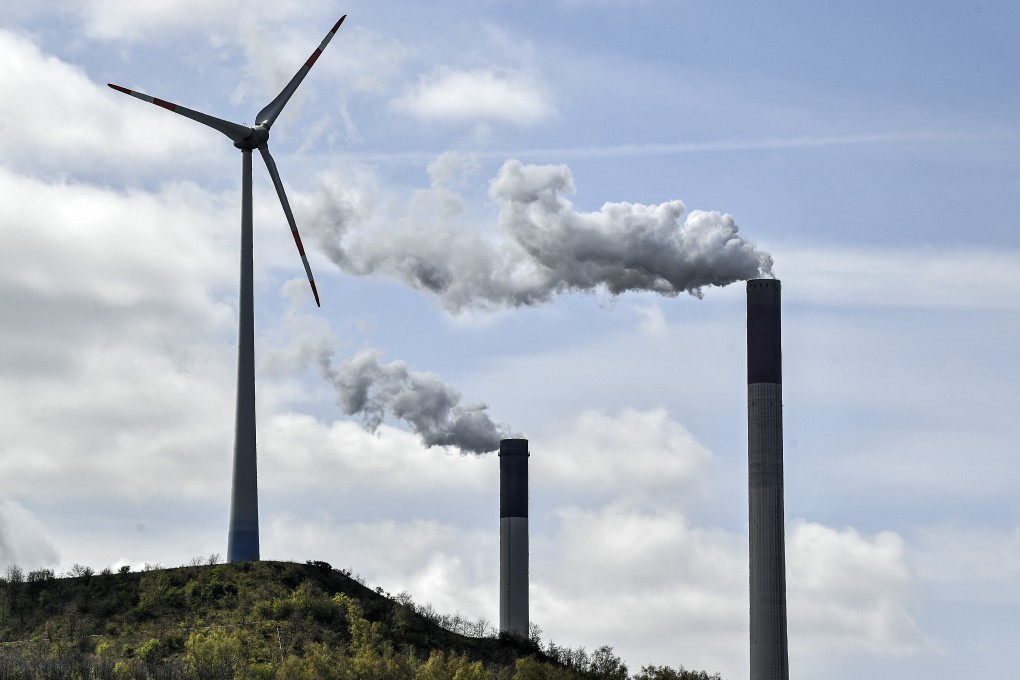 Environmental groups say cutting coal use and boosting the use of renewables can play a key role. Photo: AP