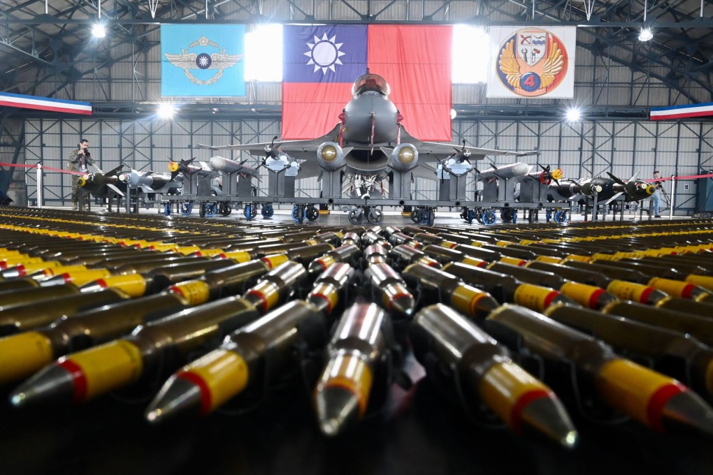A US-made F-16V fighter jet with its armaments on display during an exercise at a military base in Chiayi, southern Taiwan. Photo: AFP