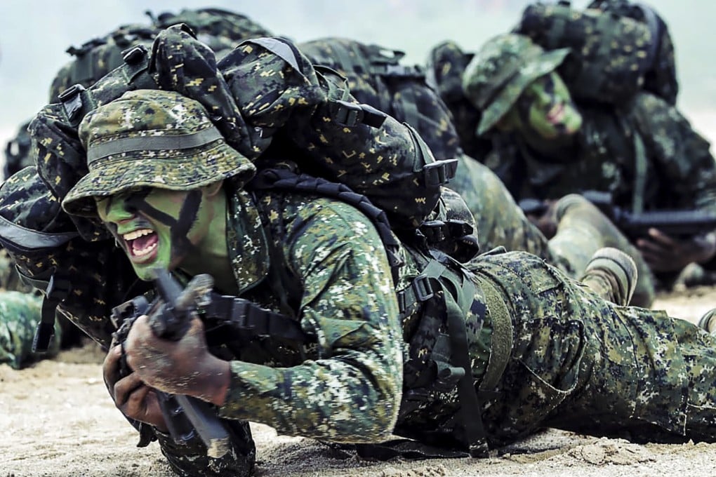 Taiwanese soldiers training at Liuluo Beach, Kinmen. Photo: Facebook