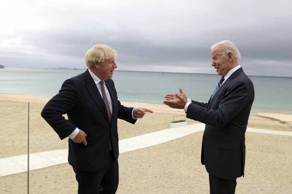 British Prime Minister Boris Johnson, left, talks and US President Joe Biden in Carbis Bay, Cornwall, UK on Thursday. Photo: Xinhua / Zuma Press / TNS