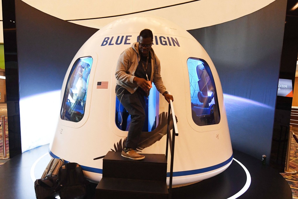 A participant leaves the Blue Origin Space Simulator in Las Vegas, Nevada, US. An unnamed bidder paid US$28 million at auction on Saturday for a seat on board the first crewed spaceflight of Blue Origin on July 20, Photo: AFP