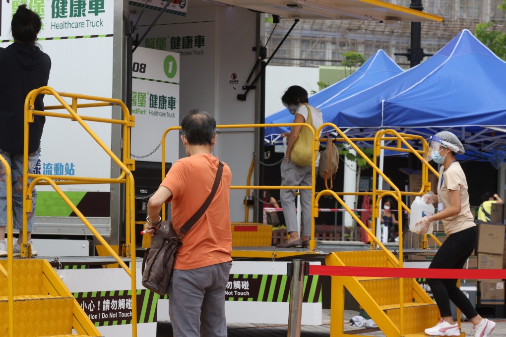 People queue for Covid-19 test at Edinburgh Place, in Central. Photo: K.Y. Cheng
