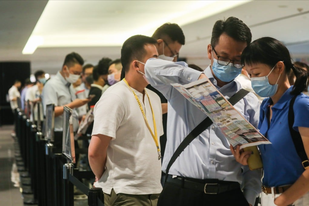 People queue up to buy flats at The Pavilia Farm III in Tai Wai on Sunday. Photo: Xiaomei Chen
