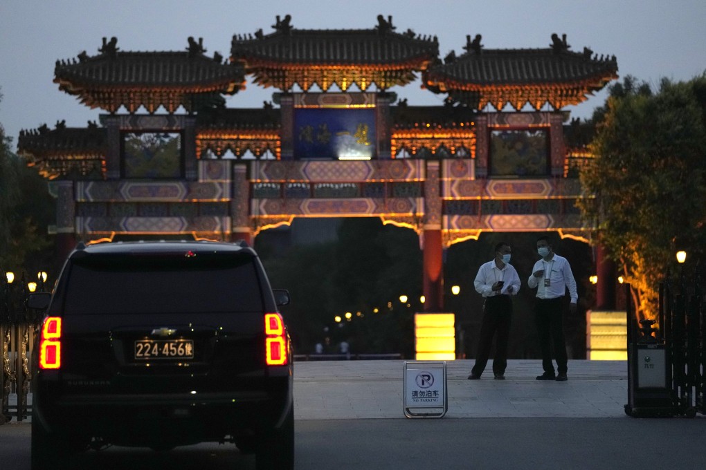 A US embassy car waits outside the Tianjin hotel where American and Chinese officials are expected to hold talks, in Tianjin on July 25. The talks included a four-hour meeting between Chinese foreign vice-minister Xie Feng and US deputy secretary of state Wendy Sherman. Photo: AP