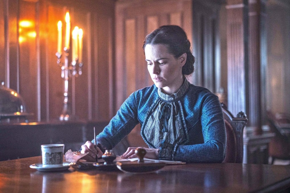 Canadian actress Emily Hampshire earned her wings on the comedy Schitt’s Creek. Now she’s co-starring with Adrien Brody in the period thriller Chapelwaite. Photo: Chris Reardon/Epix/TNS