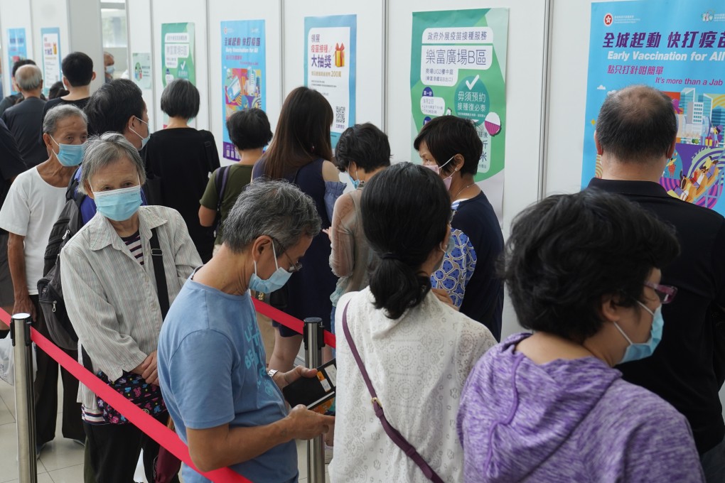 People queue for Covid-19 vaccinations at Lok Fu Place in Lok Fu on September 2. Photo: Sam Tsang