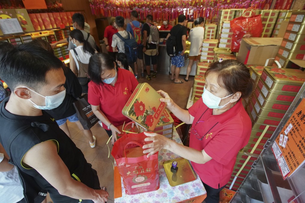 Mooncakes are a traditional part of the 3,000-year-old Mid-Autumn Festival. Do they really need updating? Photo: Felix Wong