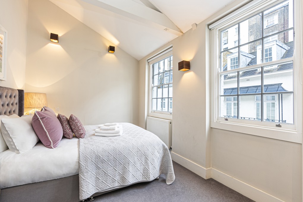 At its luxury London lets like this one in Eaton Mews, Smarter makes sure only the bedlinen and towels required are used, and has eliminated the small bottles of shampoo and shower soap that are ubiquitous in hotels. It also calculates guests’ carbon offsets. Photo: Smarter