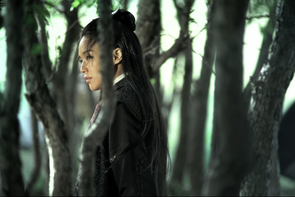 Shu Qi is an enigmatic assassin in Hou Hsiao-hsien’s Tang Dynasty-set wuxia film The Assassin (2015), one of six films examined in Stephen Teo’s new book Chinese Martial Arts Film and the Philosophy of Action.