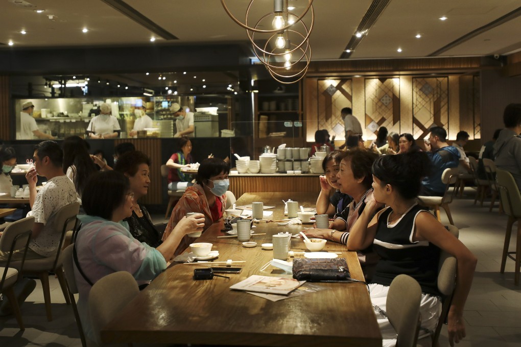 Hong Kong restaurants have filled up again, with many of the top establishments booked out for well into the future. Photo: Xiaomei Chen