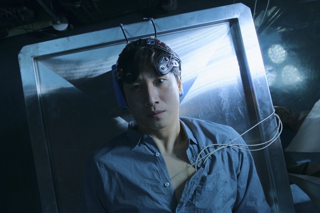 Lee Sun-kyun in a still from Dr Brain, the new cyberpunk sci-fi horror K-drama from Kim Jee-woon. Photo: Apple.